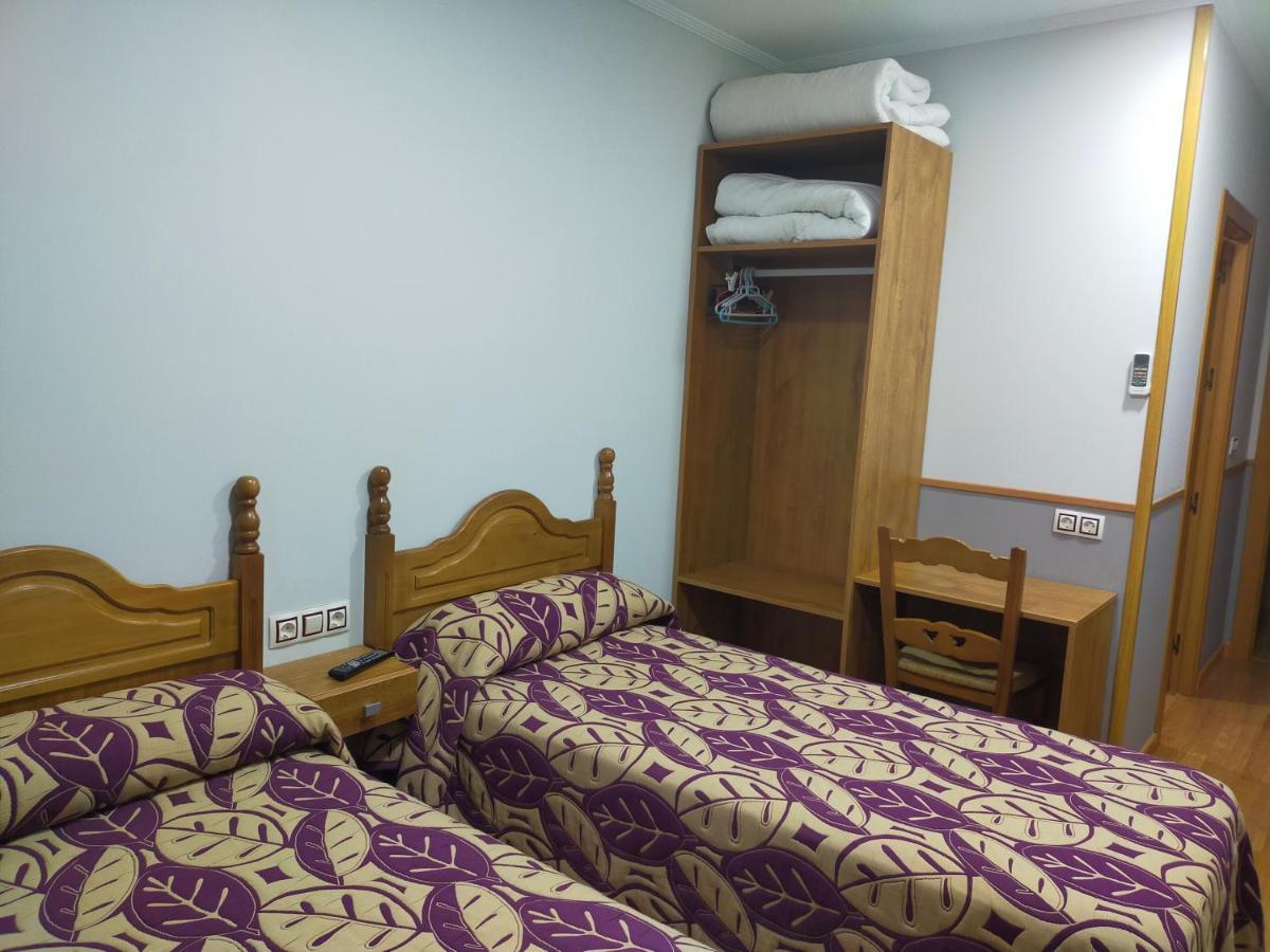Hostal Banderas Fuensanta de Martos エクステリア 写真
